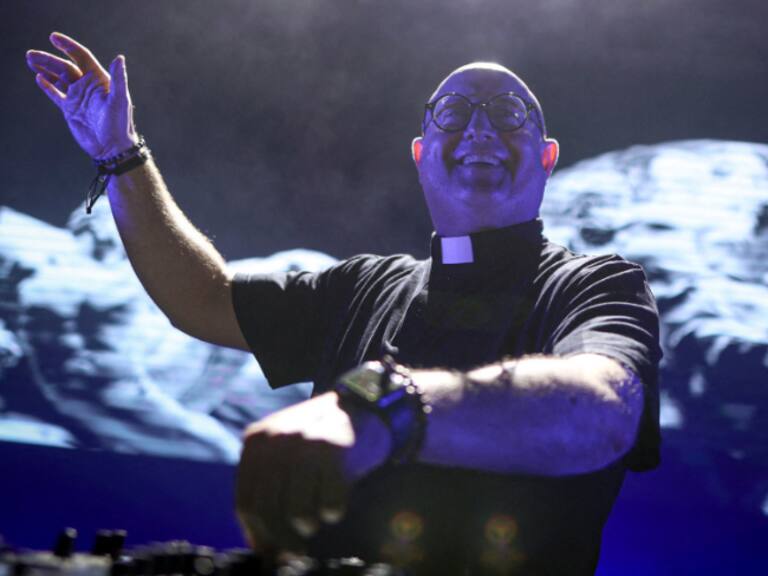Guilherme Peixoto es un sacerdote católico convertido en DJ. X-@CatholicHerald