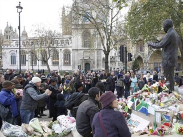 Instalan capilla ardiente en Pretoria para despedir a Nelson Mandela