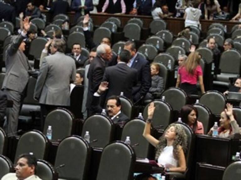 Integran Congreso familiares y amigos de políticos