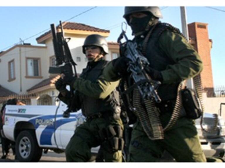 Ofrecen recompensa por asesinos de familia de marino