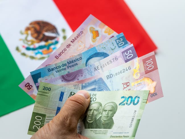 HR Ratings explica las razones detrás de la baja en la calificación de la deuda de México