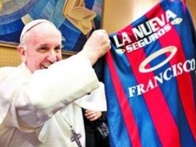 Alegra al Papa Francisco la visita de hinchas de San Lorenzo en el Vaticano