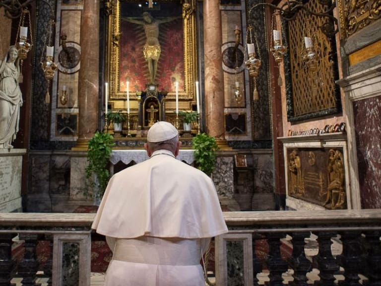 Vaticano transmite en vivo oración del Papa por el mundo