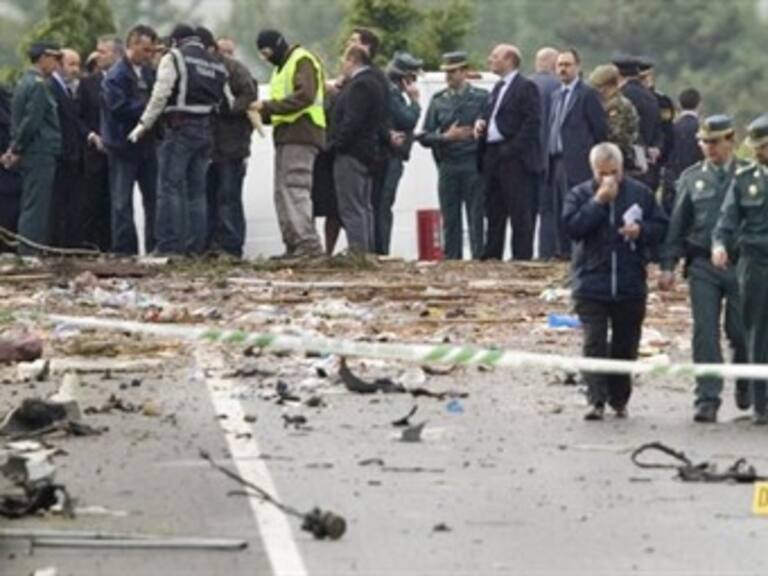 Mueren dos guardias civiles por atentado en España