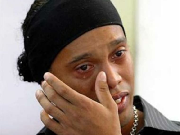 Ronaldinho se entera que la “Fiesta Grande” es tan solo la liguilla del futbol mexicano [@eldeforma]