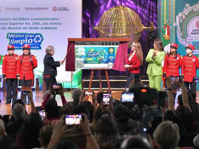 Semarnat y Lotería Nacional presentan billete que difunde el Día Mundial del Medio Ambiente con el mensaje “México juega limpio”