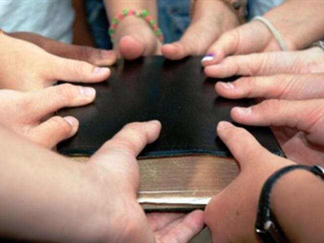 Vetan decreto que obligaba leer Biblia en escuelas de El Salvador