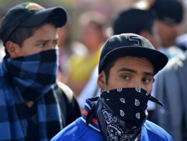 Liberan normalistas de Cherán a otro policía