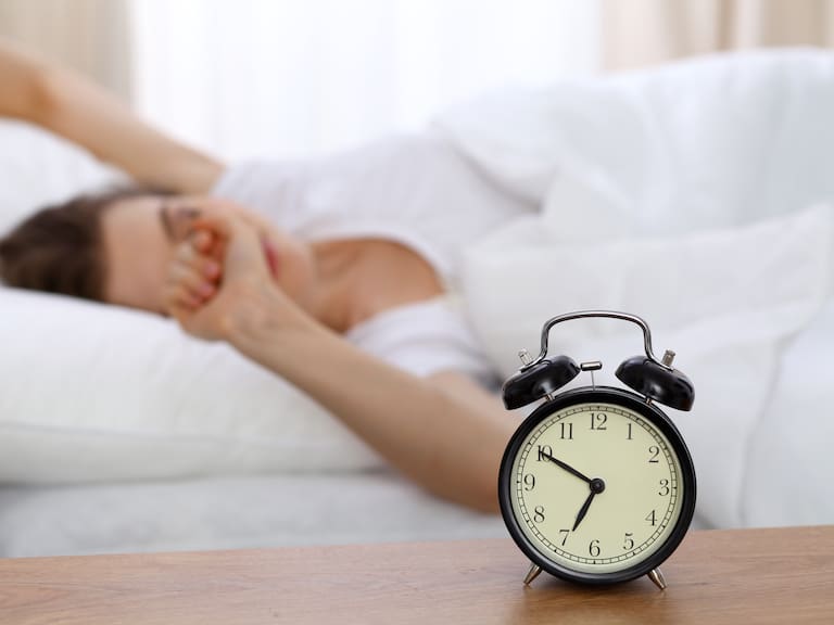 Duerme y despierta siendo una persona exitosa, éstos son los 6 mejores hábitos
