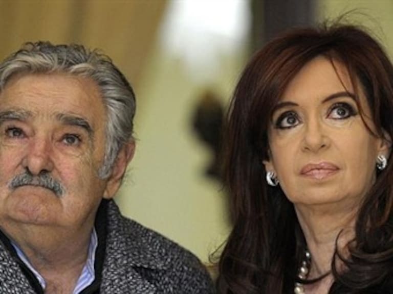 Se disculpa Mujica con Cristina Fernández por insultos