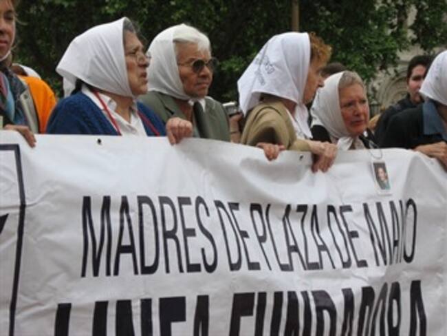 Denuncian Madres de Plaza de Mayo millonaria estafa