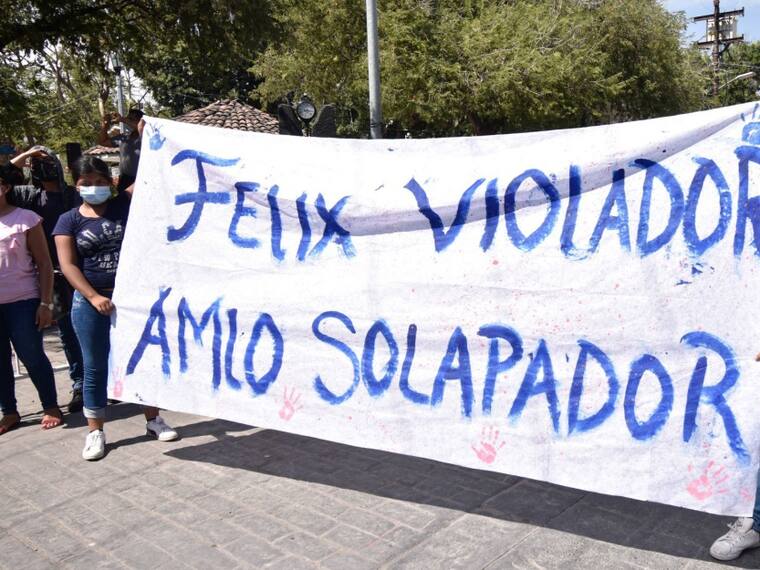 Fantasma del caso Salgado sigue a AMLO hasta Iguala; agreden a activista