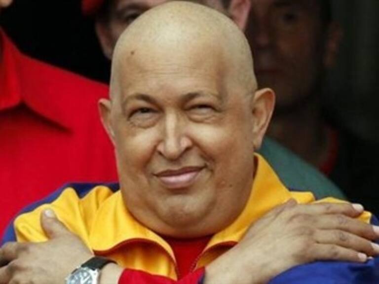 Regresa Chávez tras recibir radioterapia en Cuba