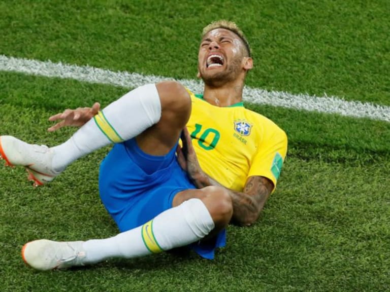 Exageraciones de Neymar cuestan minutos vitales