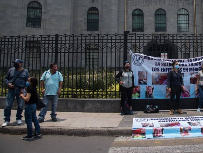 Padres de niños con cáncer inician huelga de hambre para exigir medicamento