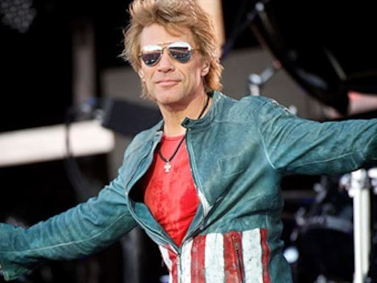 Cumple Bon Jovi a México con emblemático concierto ante 48 mil fans
