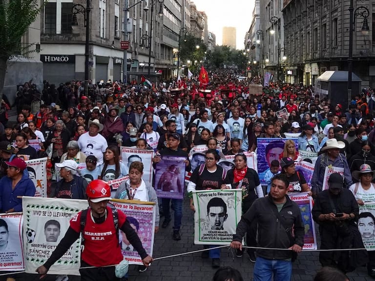 Es difícil llegar a 12 años sin ocho padres que han perdido la vida, hoy varios padres tienen problemas de salud graves, pero siguen en la lucha por justicia.FOTO: ROGELIO MORALES /CUARTOSCURO.COM