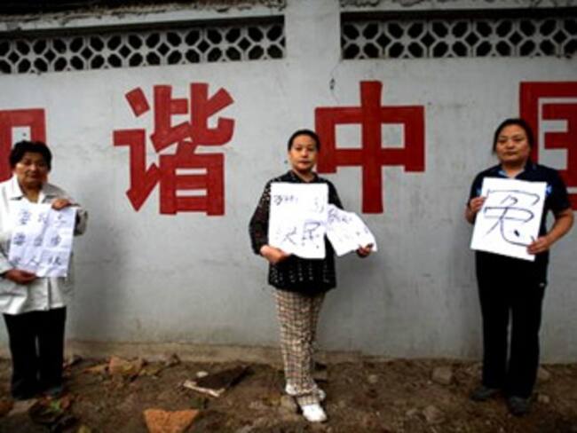 Liberan a 2 defensores de derechos humanos en China