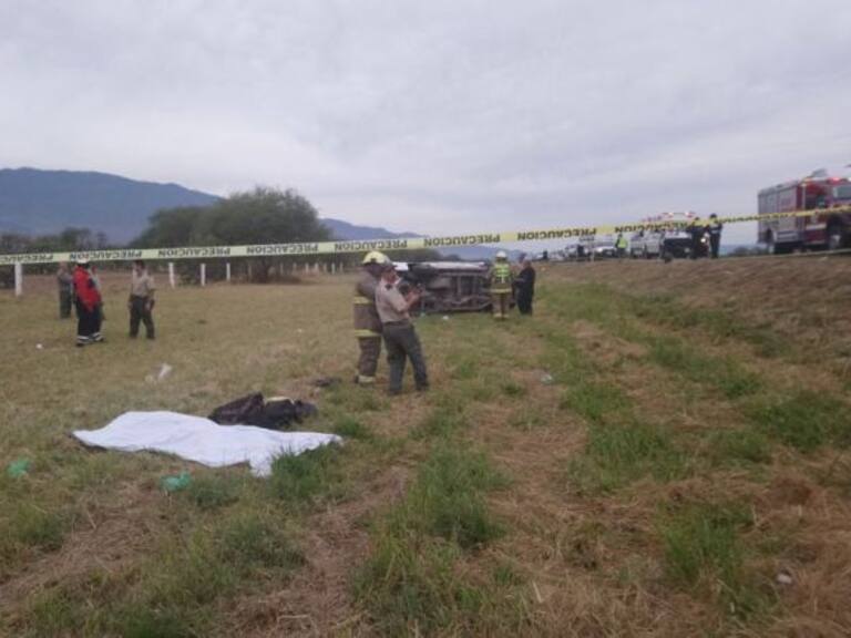 En volcadura fallecen 4 policías de seguridad privada en Zacoalco de Torres