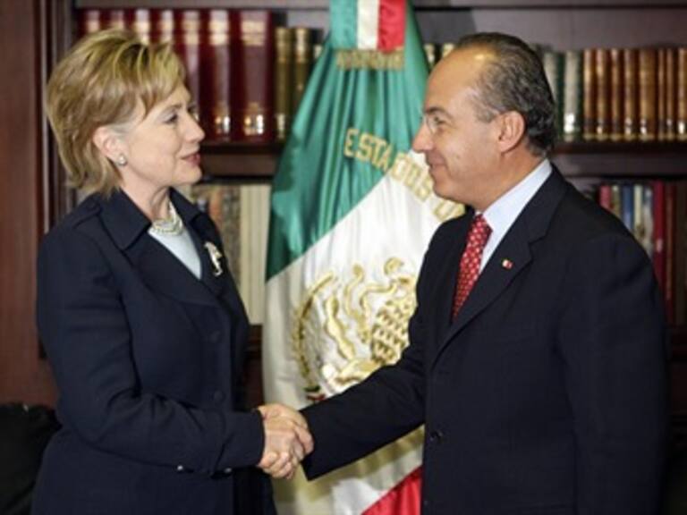 Urge Calderón a Clinton a redoblar esfuerzos para frenar tráfico de armas