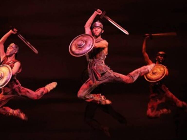 Representan 56 bailarines en escena ‘Espartaco’ en FIC 2015