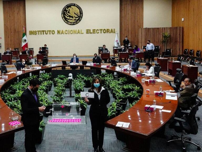 Incorruptible, debe ser el perfil de los cuatro nuevos consejeros INE: AMLO