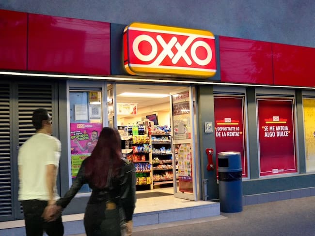 Reanudan operaciones FEMSA y OXXO en Nuevo Laredo, Tamaulipas