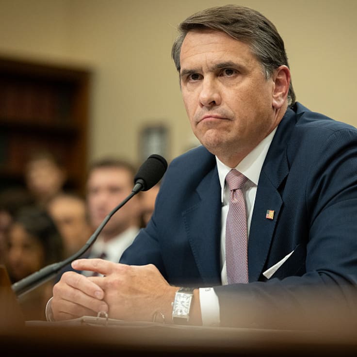 Correos exhiben papel de Todd Blanche en la ofensiva de Trump contra adversarios políticos