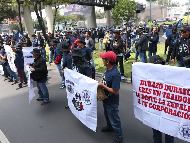 Policías federales bloquean Periférico Sur por tercer día consecutivo