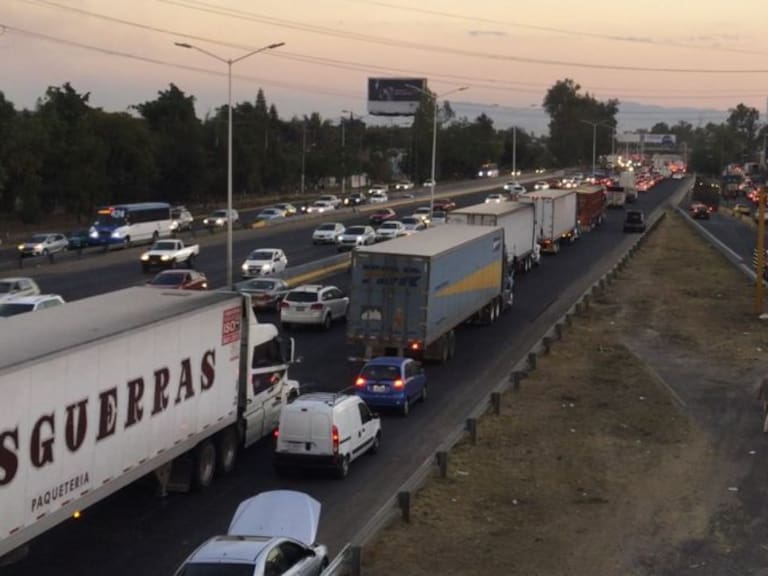 Avanza la iniciativa de restringir el paso a camiones pesados en López Mateos