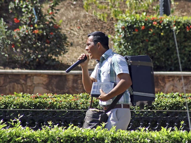 ¿Se acaba la música en los comercios? La disputa por las regalías que pone en jaque a los negocios