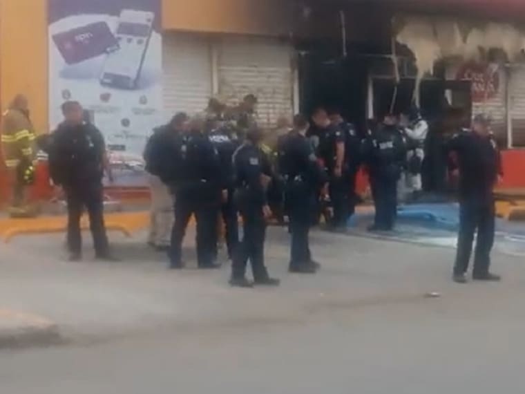 Atacan tiendas, gasolineras y matan al menos a 10, incluido el locutor Allán González.