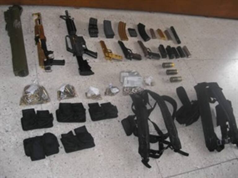 Asegura Policía Federal arsenal dentro de vehículo en Sinaloa