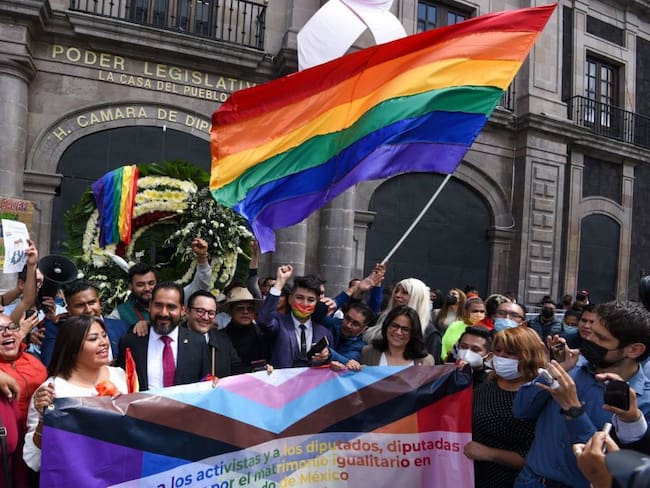 Estado de México aprueba los matrimonios igualitarios