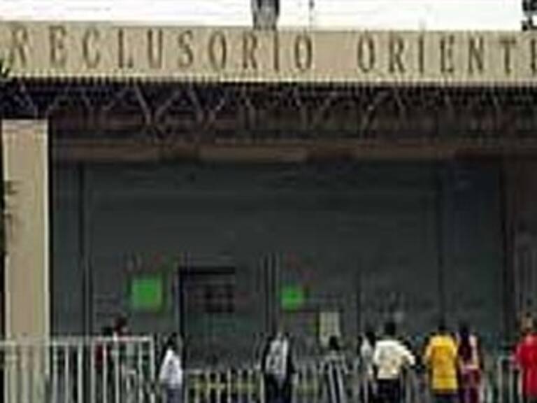 Localizan droga en dormitorios de reclusorio oriente