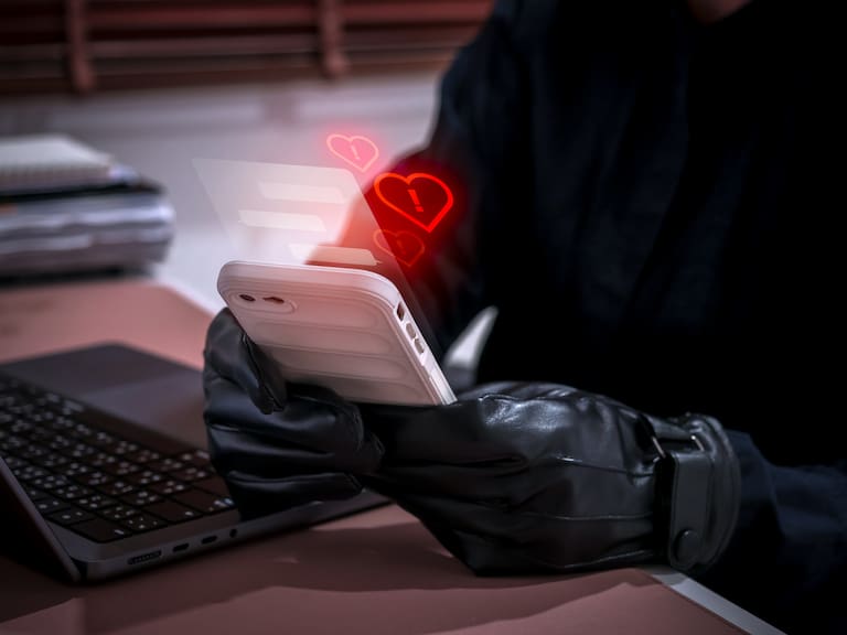 Fraudes románticos: Así operan las estafas digitales para obtener dinero