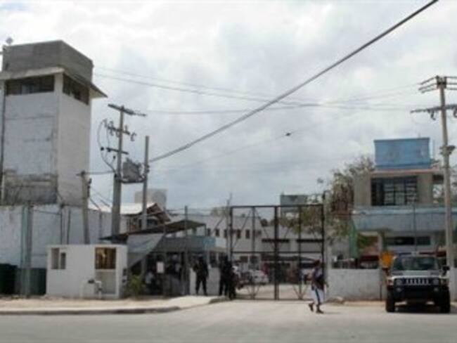 Reportan 43 lesionados por riña en penal de Cancún