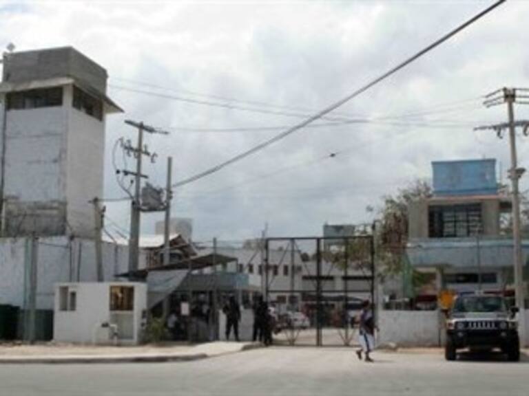 Reportan 43 lesionados por riña en penal de Cancún