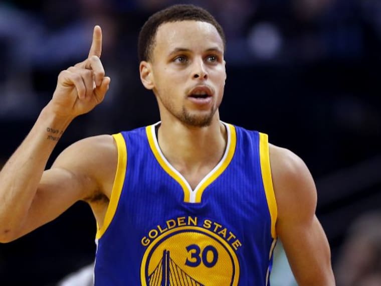 #AsíSopitas: Stephen Curry renueva contrato y marca récord en la NBA