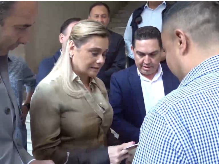 La gobernadora de Chihuahua, María Eugenia Campos fue citada por la FGR para comparecer en días próximos.