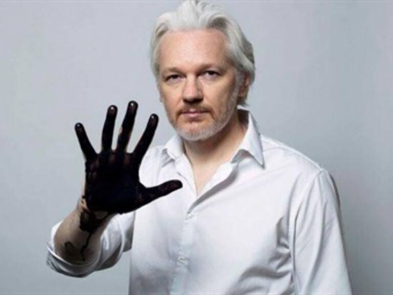 Denuncia Ecuador estancamiento de caso de Assange tras asilo