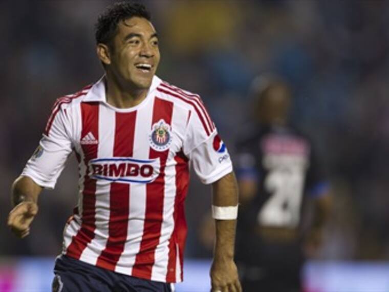 Presentan a Marco Fabián como refuerzos de las Chivas