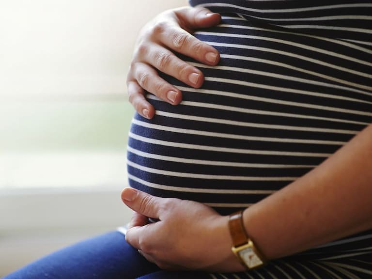 Hombres podrían terminar en la cárcel si abandona a una mujer embarazada