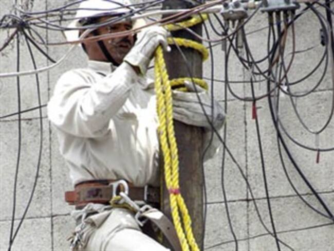 Surge controversia por extinción de Luz y Fuerza del Centro