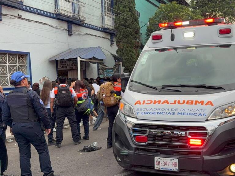 Evacúa alcaldía Cuauhtémoc fiesta clandestina con menores de edad