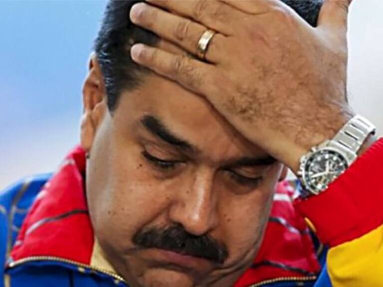 El ridículo que hace Maduro tras no aparecer su registro en el Carnet
