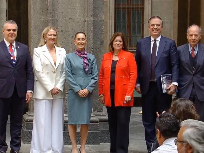 Empresarios prometen 20 mil millones de dólares en inversiones para 2025