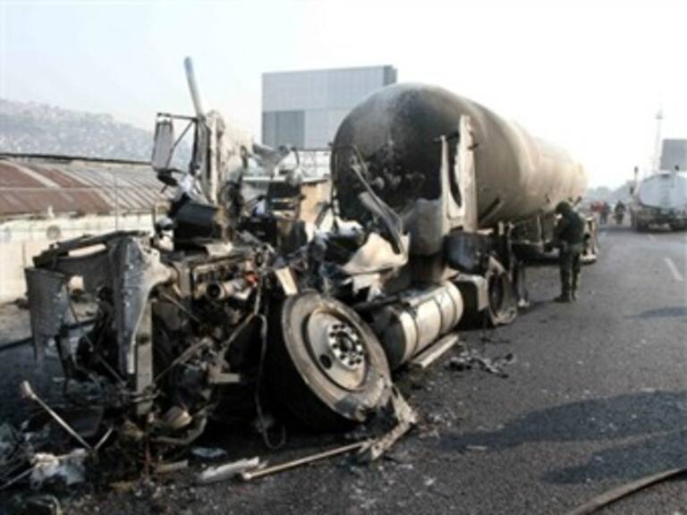 Vinculan a proceso a chofer de pipa que explotó en el Edomex