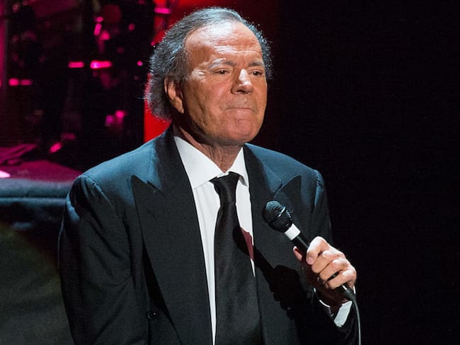 Giro inesperado en el caso de Julio Iglesias: Fiscalía española da luz verde para investigarlo por agresión sexual