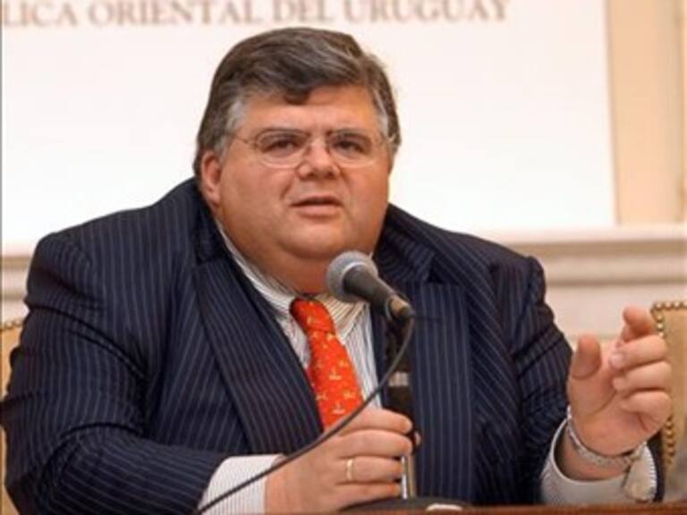 Paquete fiscal, responsable y patriota: Carstens